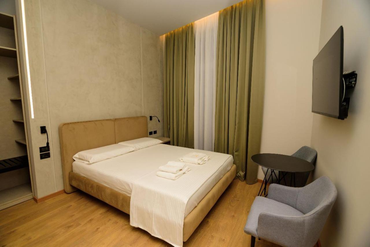 Hotel Zeneli Vlorë Exterior foto